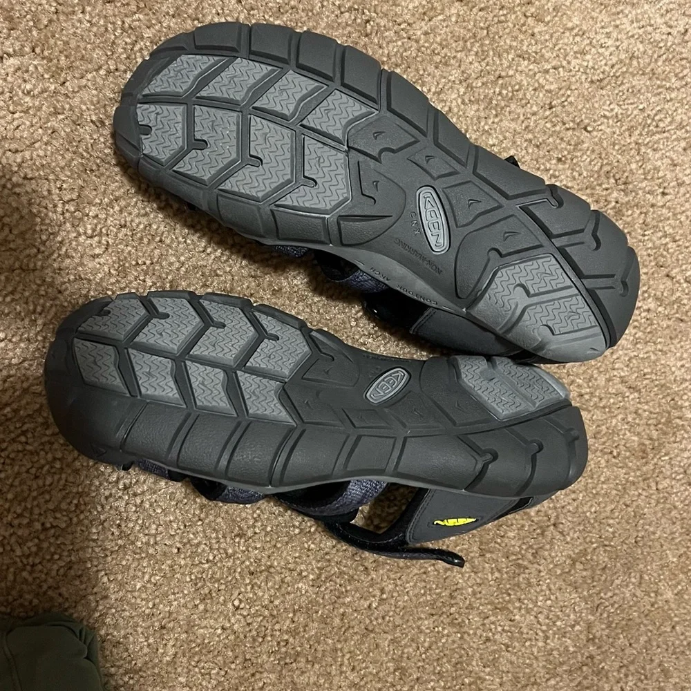 New Keen Men Sandal Size 8 Gray Lime Green Black Washable Water Light Youth
